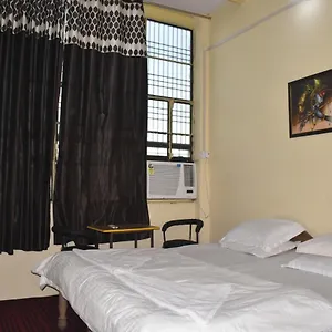Om Rest House Varanasi