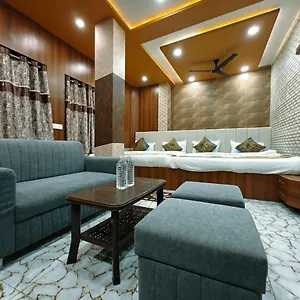Shri Kailash Pati Guest House- Opposite Kashi Vishwanath Temple Varanasi